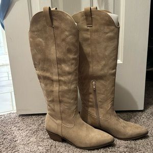 Tan cowgirl boots